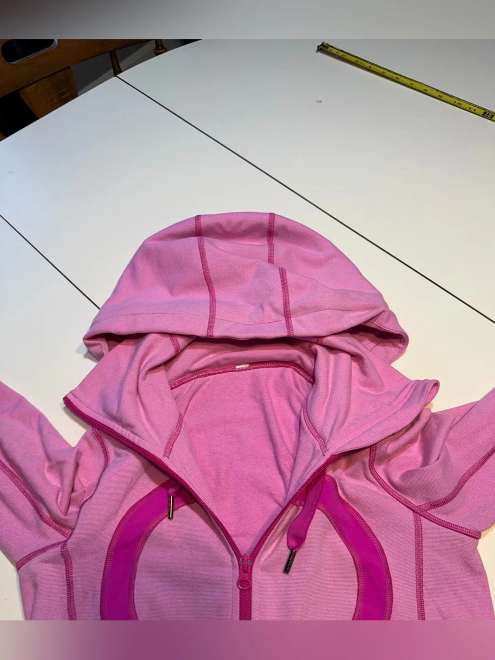 Lululemon Stride Jacket in Paris Pink brushed material women’s size 4